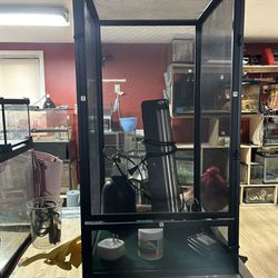 Chameleon Screen Cage w/ extras