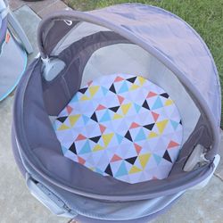 Fisher Price travel Carrier/playpen