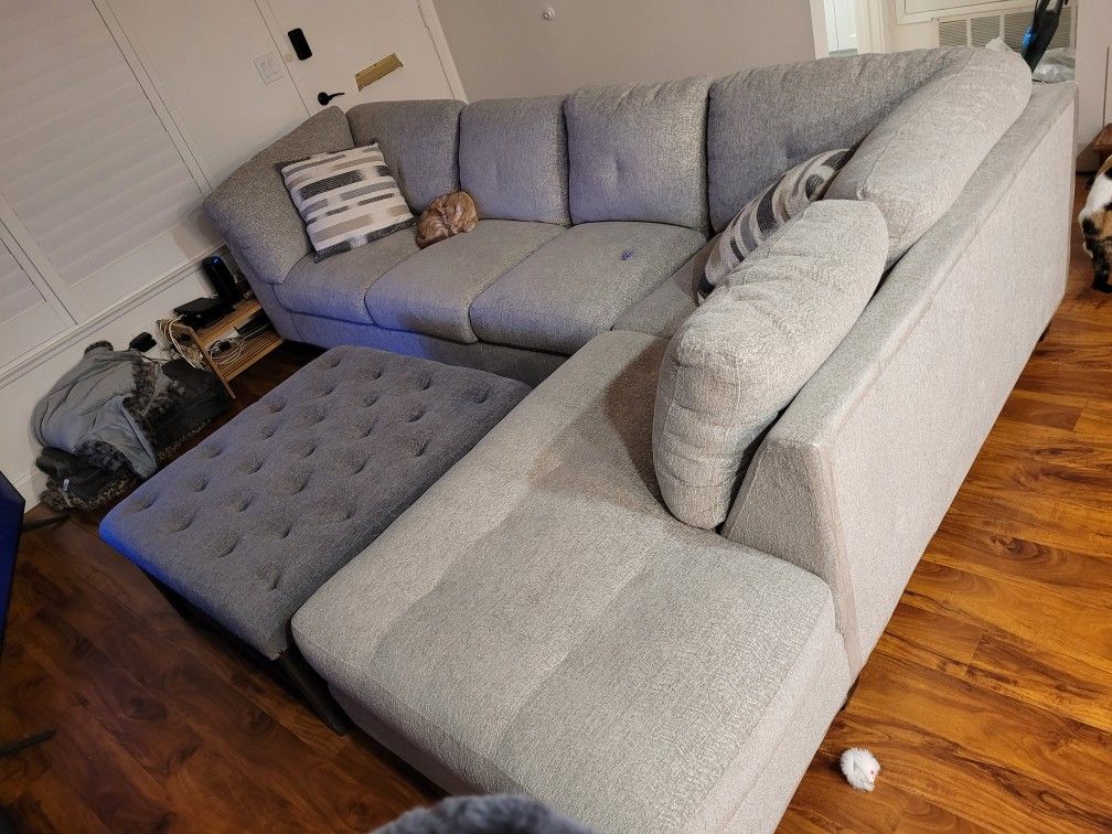 EMERAL HOME   FURNISHINGS  2 Pice Couch Set