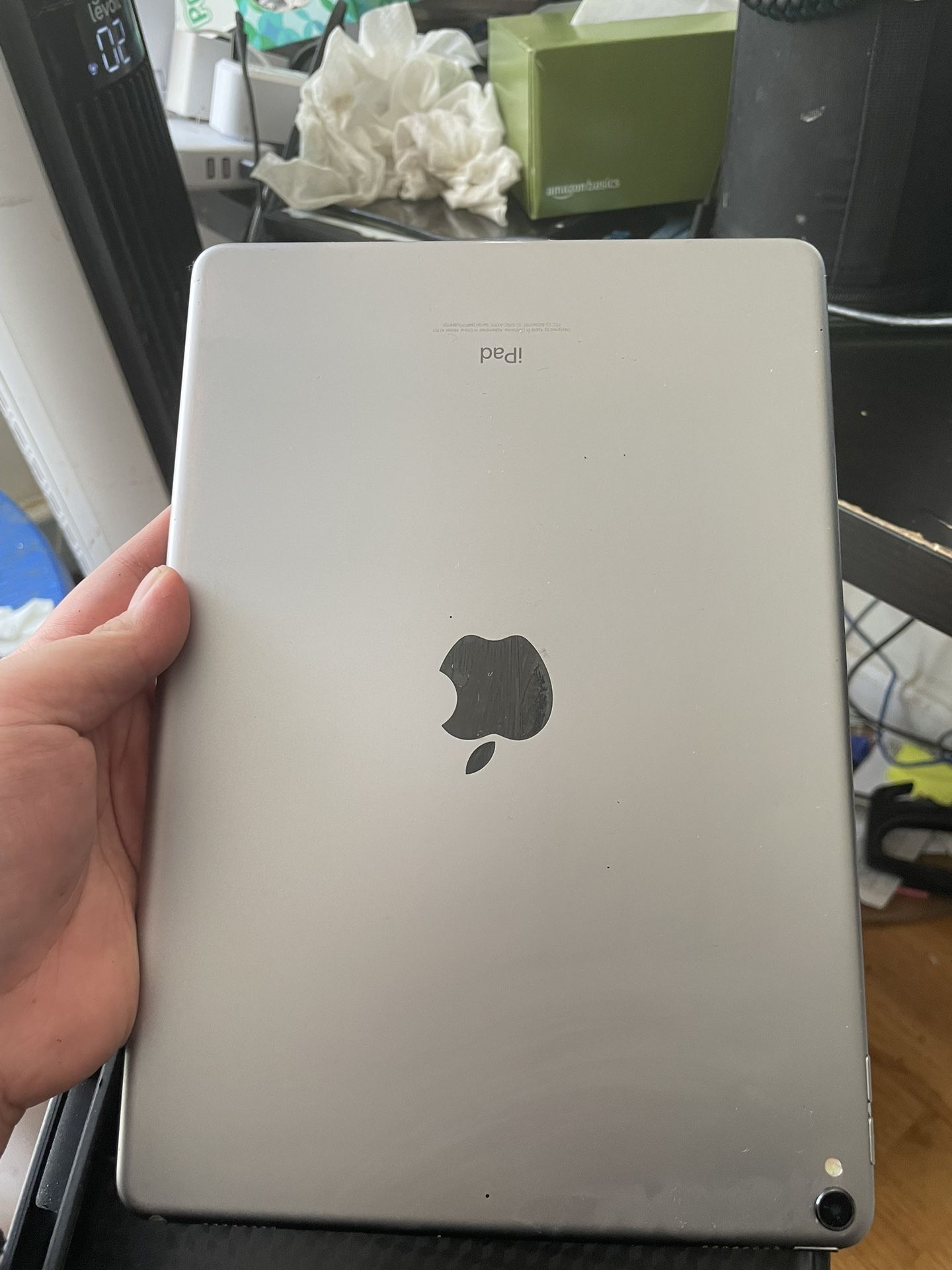 iPad Pro 10.5 256 GB Lightly Used Comes With Screen Protector And Case