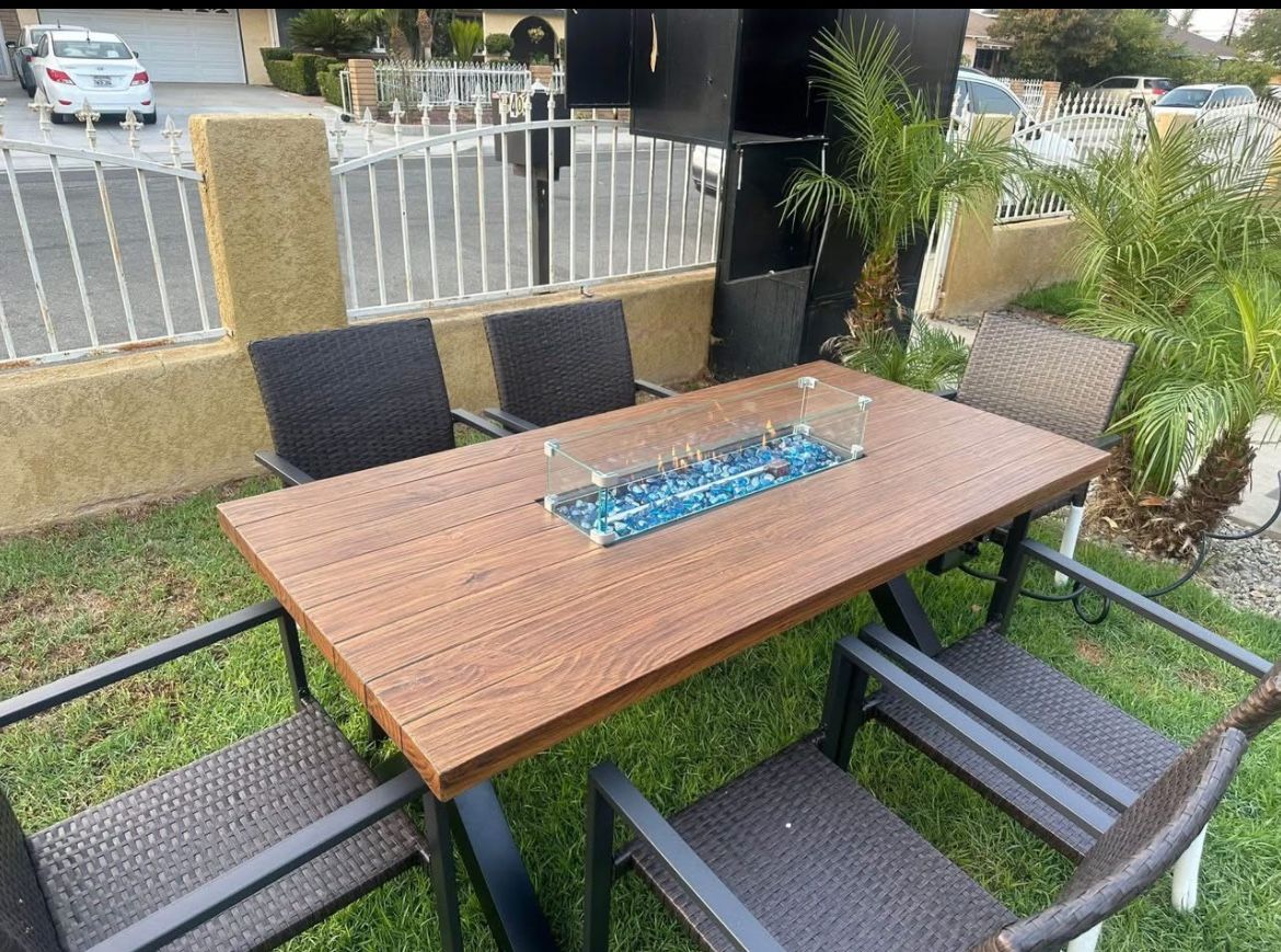 Brand New Patio Outdoor Dining Table Set