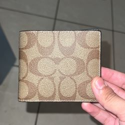 Wallet Coach Box And Everything 