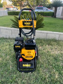 DEWALT
3400 PSI, 2.5 GPM Gas Pressure Washer with Maintenance-Free Pump — Pressure Washer