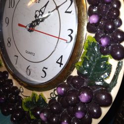 KMC Quartz Vintage Grapes Clock