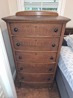 DRESSER GENUINE CEDAR