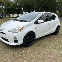 2012 Toyota prius C 
