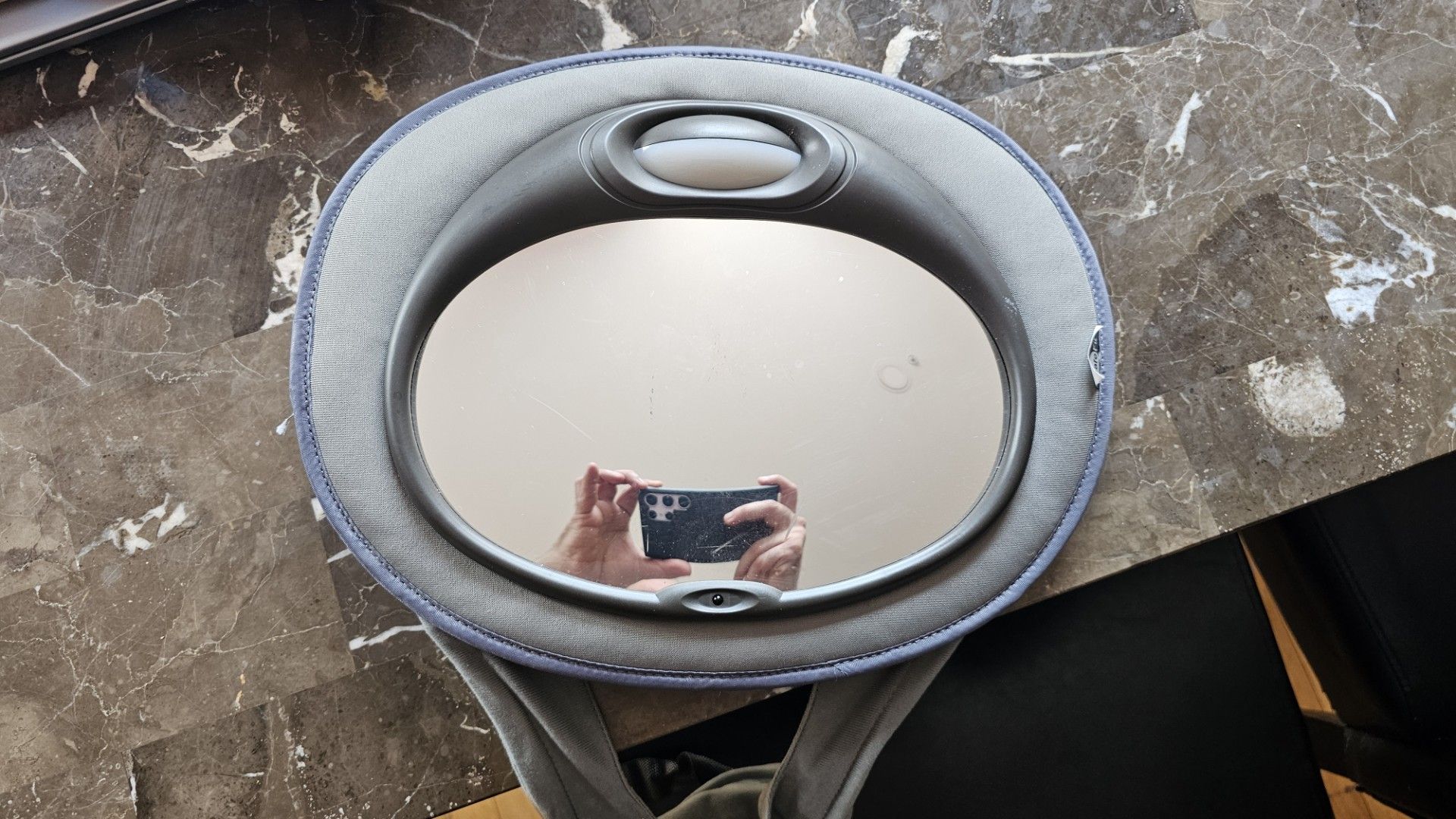 Baby mirror with light