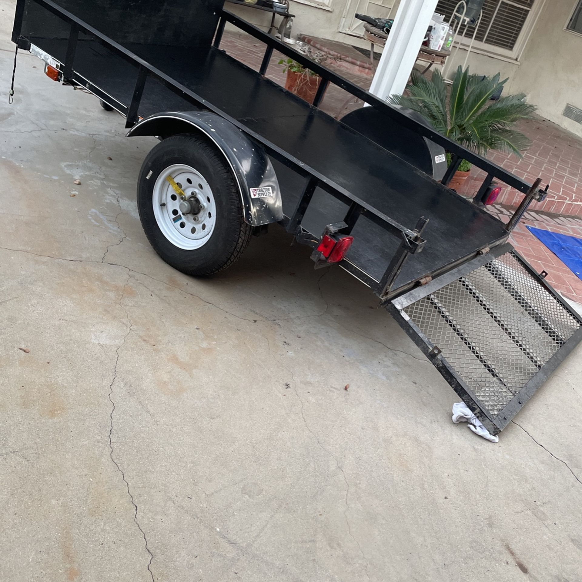 5x8 Trailer 2000LBS Selling For 999