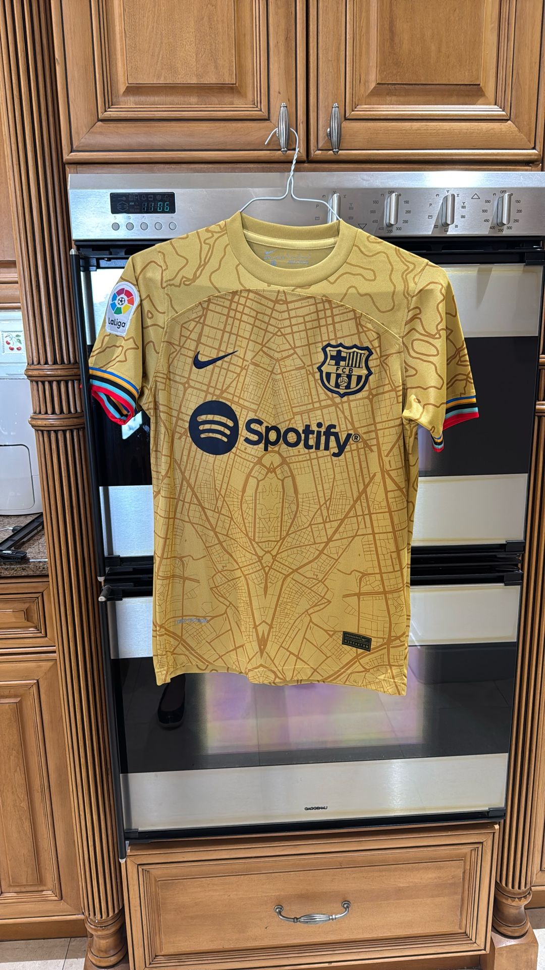 Nike 2022-2023 Barcelona away shirt Lewandowski adult size small