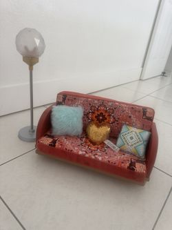American Girl Sofa Con Lampara