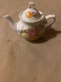 Ceramic Blooming Flowers Teapot