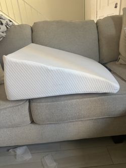 Triangle / Angled Support Pillow 