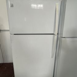 Refrigerator Frigidaire 30”