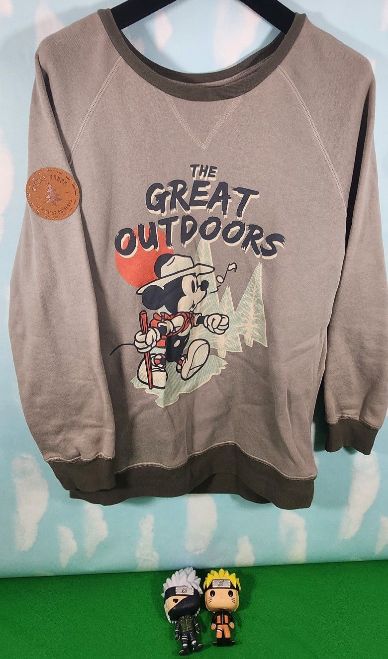 Disney Mickey Mouse Sweatshirt XL The Great Outdoors Gray Hiking Leather Patch