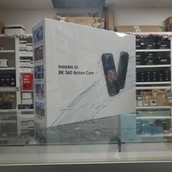 Insta360 X5 Essentials Bundle