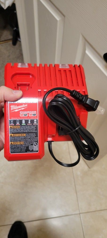 Milwaukee M18 And M12 Charger