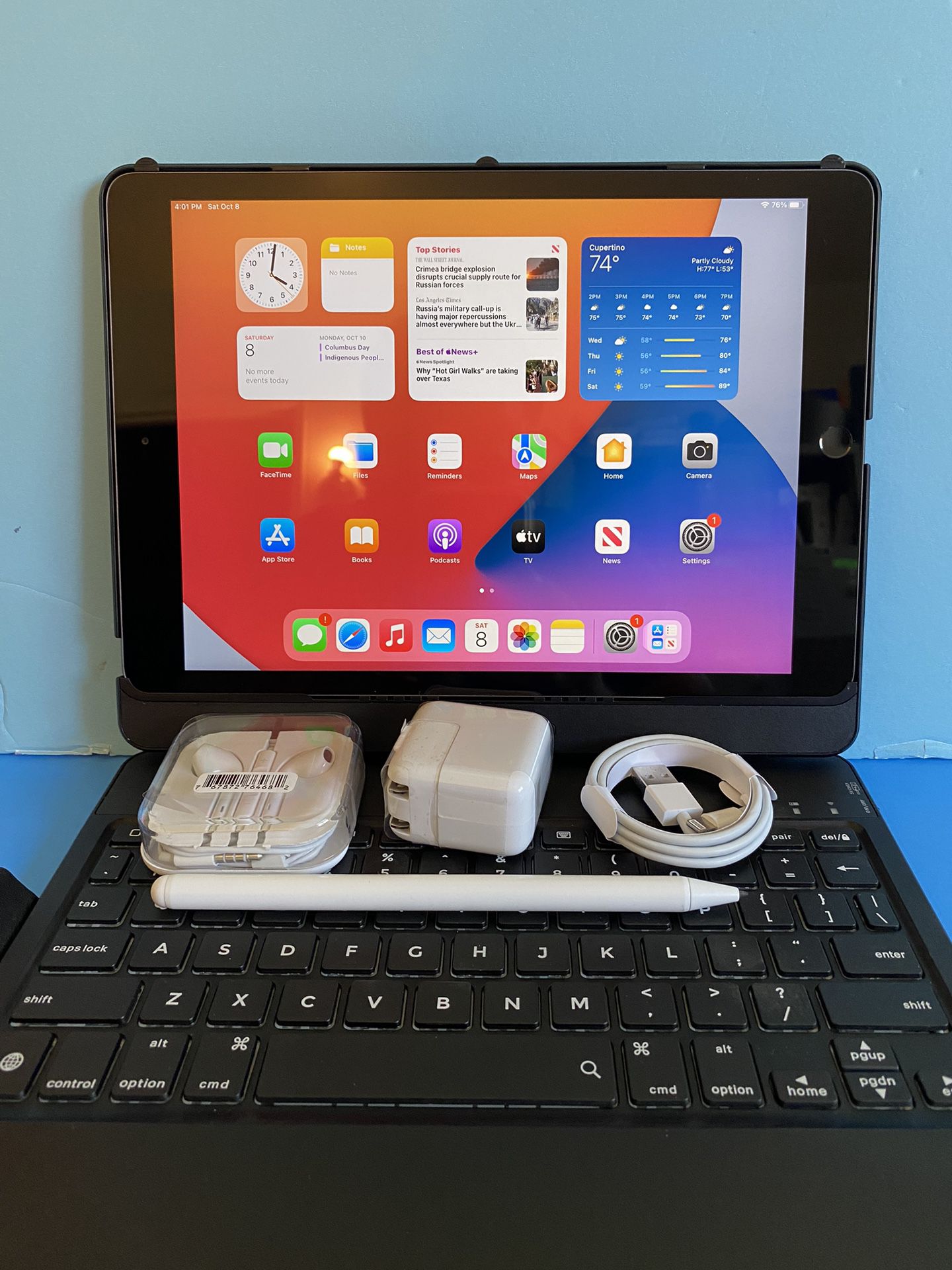 Apple IPad 7th Generation (10.2” Retina /Latest IOS 15/2019 model) 32GB with pen, keyboard & Accessories (Apple pencil compatible) 