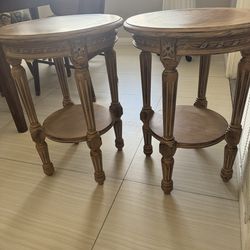 2 wood end tables