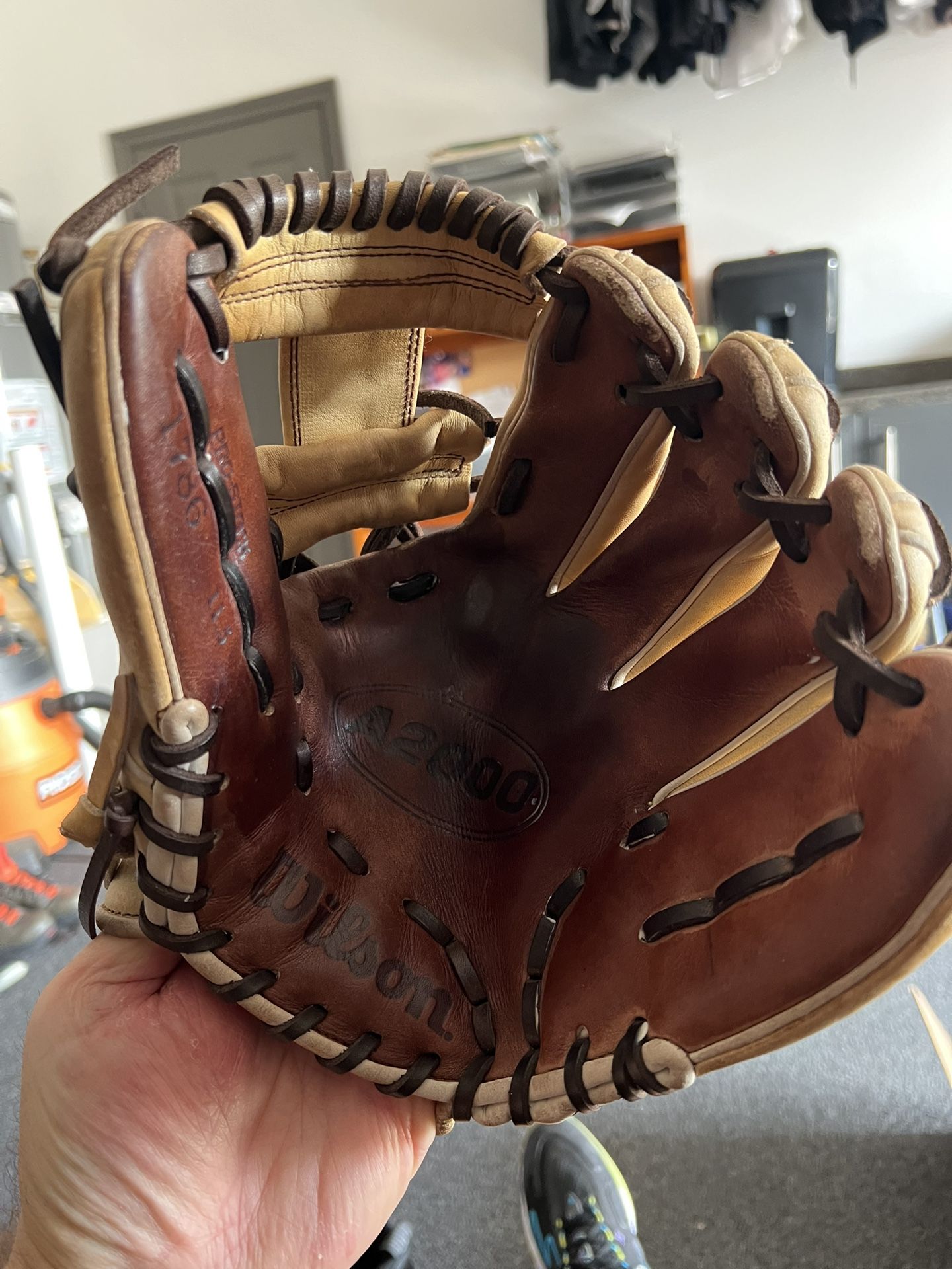 Wilson A2000 1786 11.5  Baseball Infielders Glove