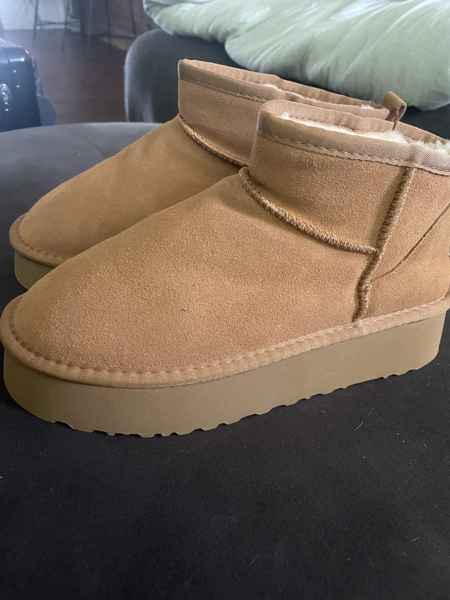 UGG Classic Ultra Mini Chestnut Suede Boots Men 9. Women 10