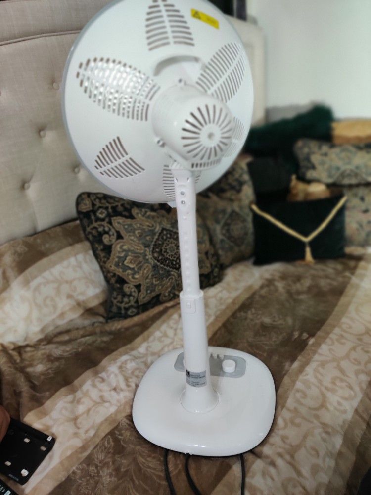 Floor Heater Brand New Without Box, Made By Kuhaus for Sale in Los Angeles,  CA - OfferUp