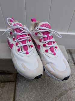 Nike Air Max 270 React Women’s White/Fire Pink Low Top Lace-Up CJ0619-100