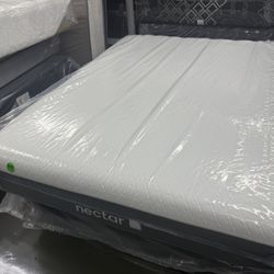 QUEEN SIZE NECTAR MATTRESS & BOX SPRING BED SET