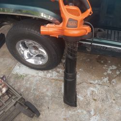 Black An Decker Leaf Blower Vacume