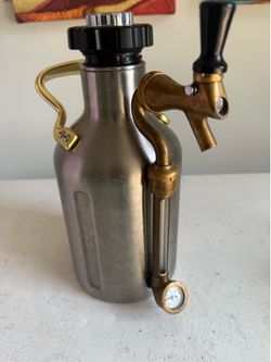 GrowlerWerks uKeg 64 Pressurized Growler — 64 oz / 1.9L — Stainless Steel — Used, With Accessories