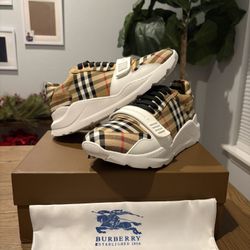 Burberry Shoes Men Size 8.5 Could Fit A 9 (clean & Comes With Box)