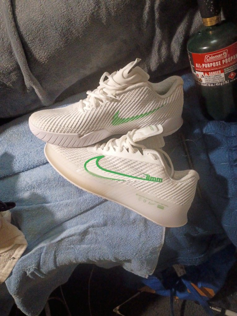 White Nike Vapor 11s 10.5