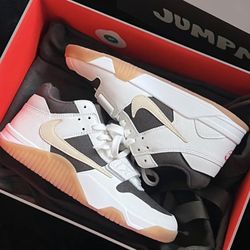 Selling Travis Scott x Jordan Jumpman Jack at a sincere low price,  size 8.