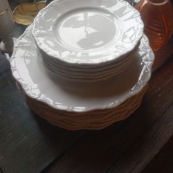 6 Dinner And 6 Sausar Plates.  Seltmann Weiden Very Nice Clean No Chips Or Cracks.