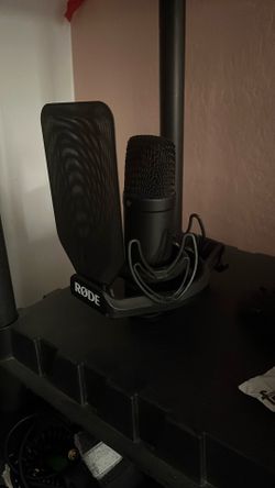 Rode NT1 w/Shockmount