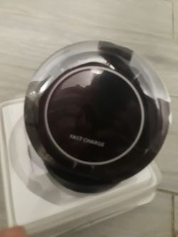 Brand new wireless phone charger for iPhone 8 X or Samsung galaxy s6 s7 s8 s9 or note. Xperia. And any Wireless charging capable phone.