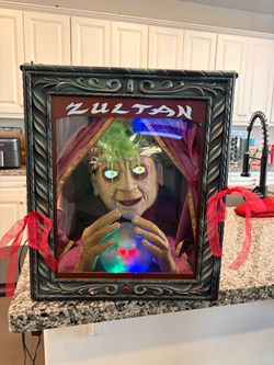 Zultan Animated Fortune Teller Prop