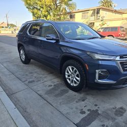 2022 Chevrolet Traverse LT 