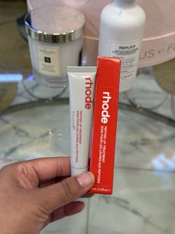 Rhode peptide lip treatment ❤️