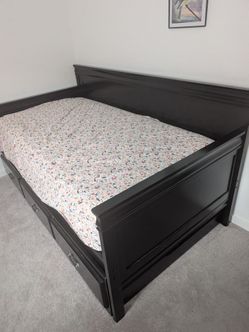 Twin bed with trundle