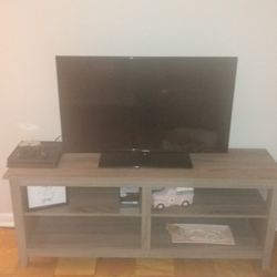 40 Inch Samsung LED With Stand