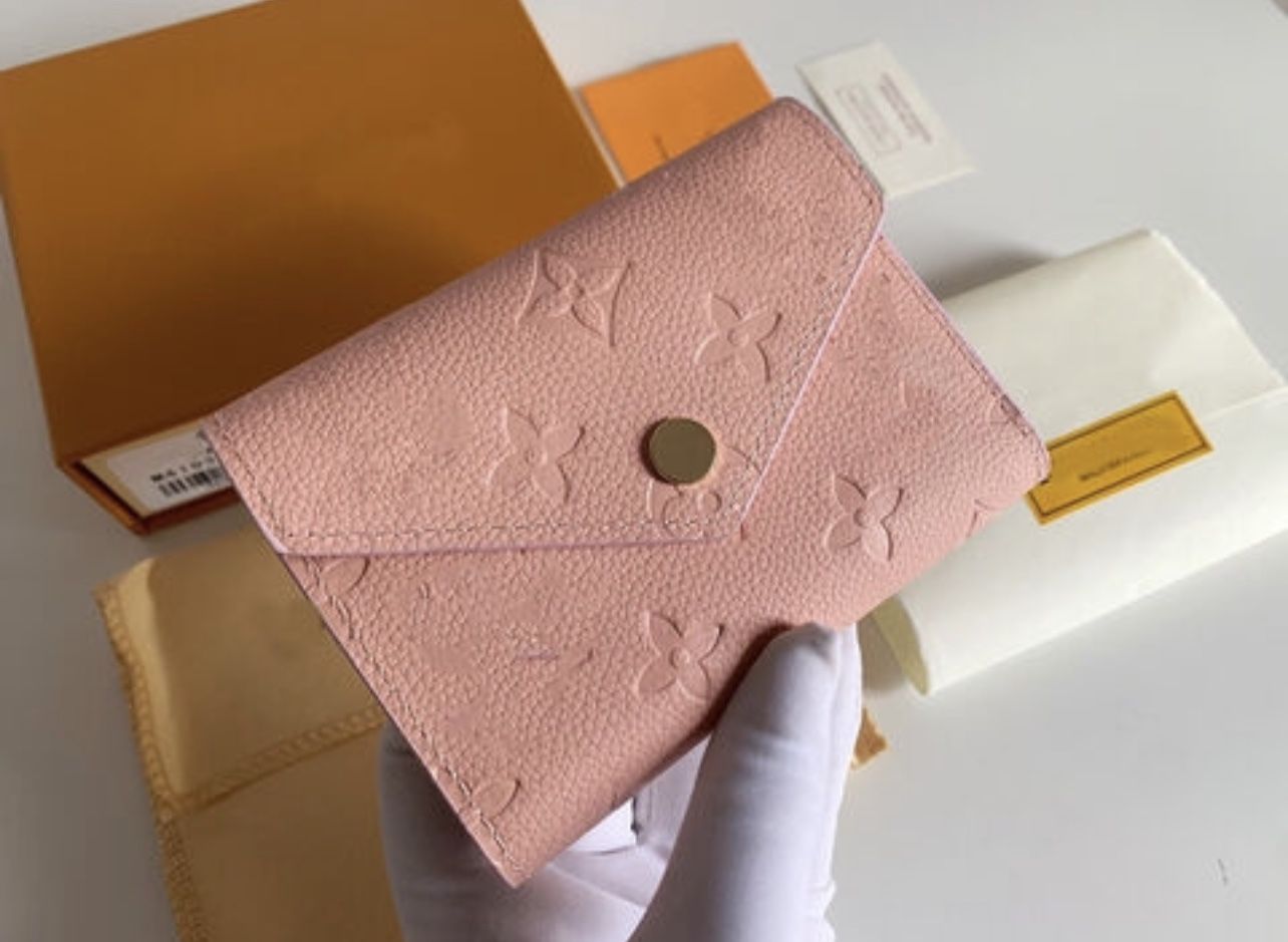 Louis Vuitton Wallet In Pink for Sale in Marietta, GA - OfferUp