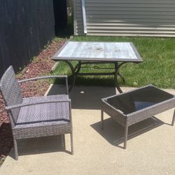 1 Chair 2 Table 