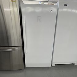 Ge 28 In 14.1 Cu Ft Capacity Freezer 