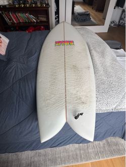 Twin fin fish by spyder 5’4 29.5 liters