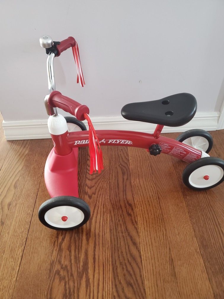 Radio Flyer RF20 Scoot-About Toddler Ride On Toy Age 1-3 Red tricycle first bike