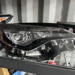 17-19 Toyota Corolla Headlight 