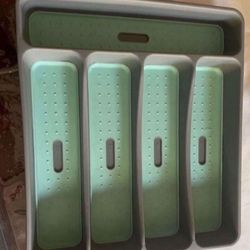 Spoon container $5 good condition.