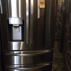 LG LMXSS 27.8 cu. ft. 4 Door French Door Smart Refrigerator