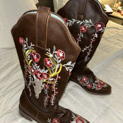 Floral boots size 9
