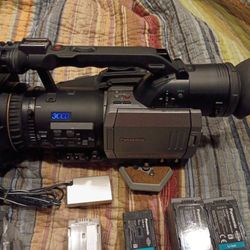 Panasonic DVX100A 3CCD Pro Camcorder + Porta Brace Case + 4 Batteries + Extras